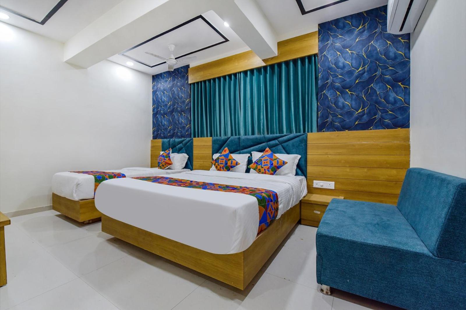 Hotel Green Tree Ахмедабад Екстер'єр фото