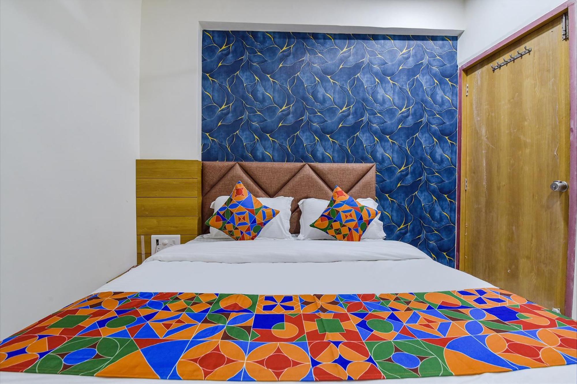 Hotel Green Tree Ахмедабад Екстер'єр фото